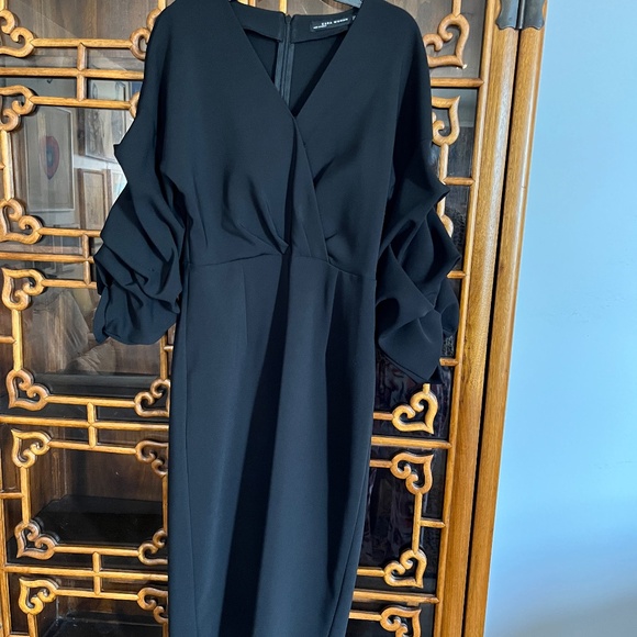 Zara (S) body-con midi dress with ruched 3/4 sleeves, in black. - Picture 1 of 16